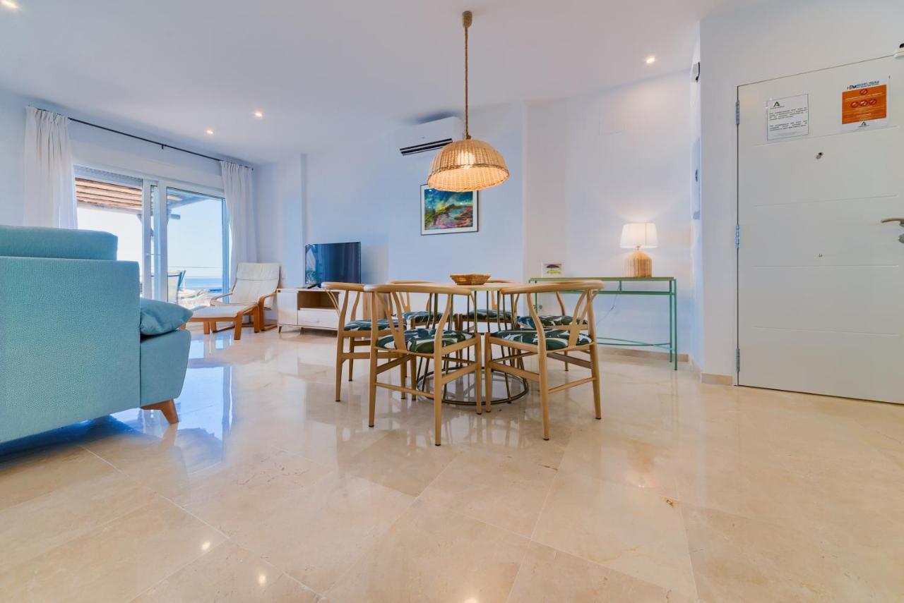 Holidays2Fuengirola Duplex With Stunning Sea View, Terraces,1St Line Beside Port מראה חיצוני תמונה