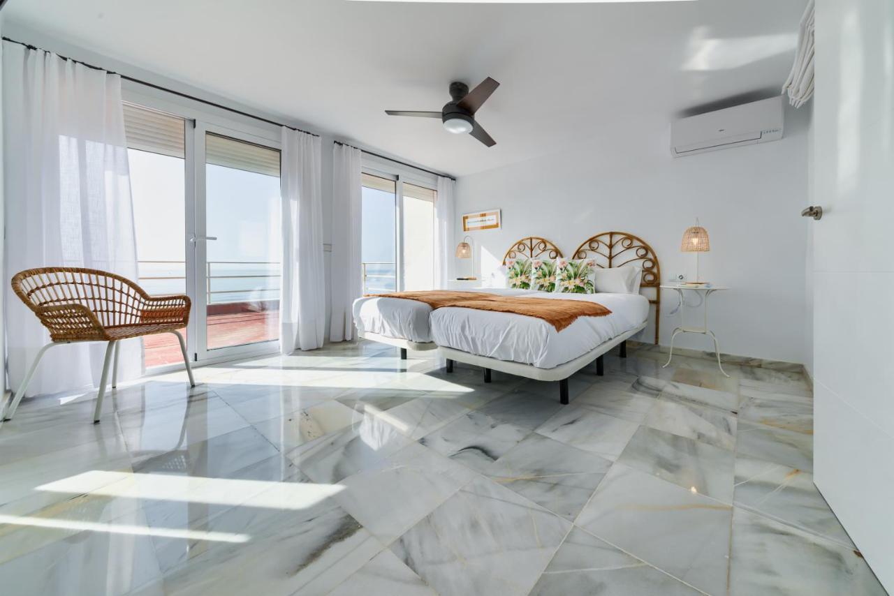 Holidays2Fuengirola Duplex With Stunning Sea View, Terraces,1St Line Beside Port מראה חיצוני תמונה