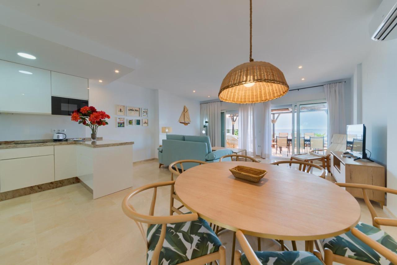 Holidays2Fuengirola Duplex With Stunning Sea View, Terraces,1St Line Beside Port מראה חיצוני תמונה