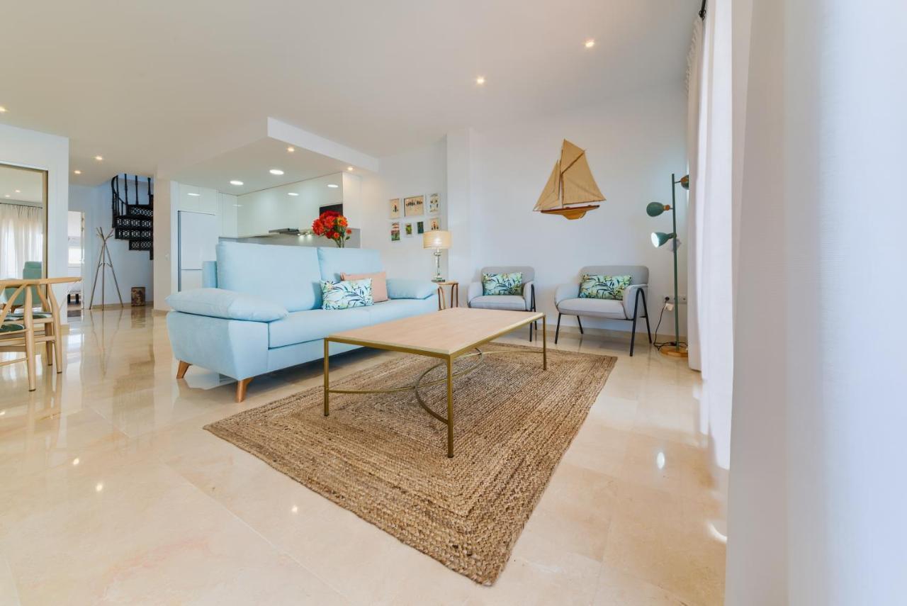 Holidays2Fuengirola Duplex With Stunning Sea View, Terraces,1St Line Beside Port מראה חיצוני תמונה