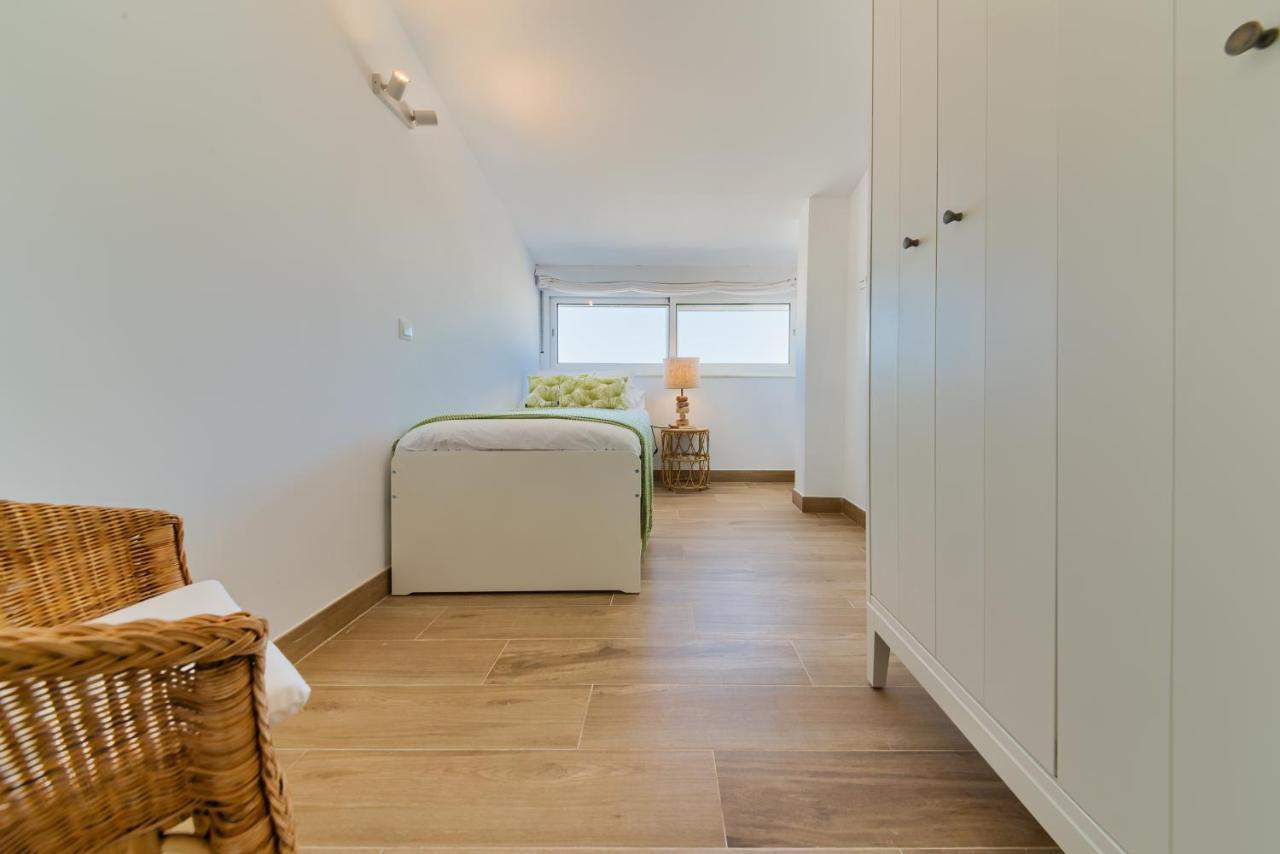 Holidays2Fuengirola Duplex With Stunning Sea View, Terraces,1St Line Beside Port מראה חיצוני תמונה