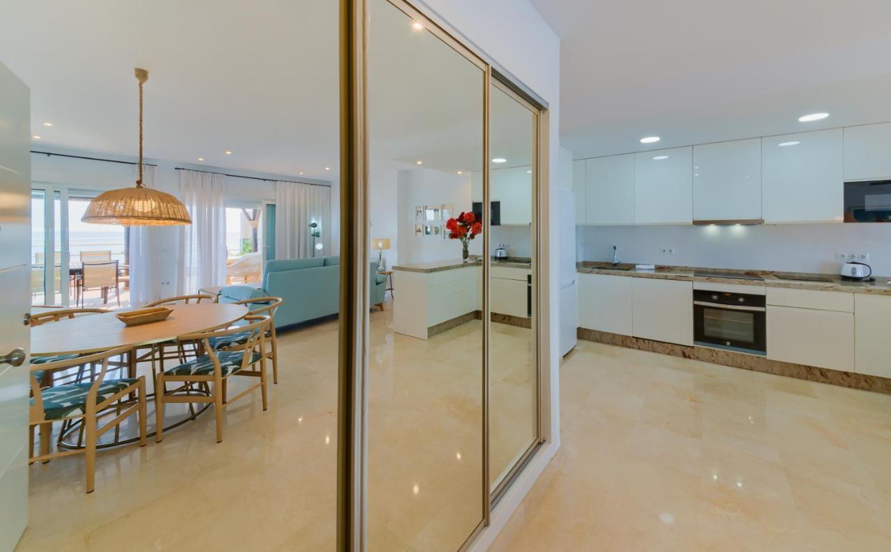 Holidays2Fuengirola Duplex With Stunning Sea View, Terraces,1St Line Beside Port מראה חיצוני תמונה