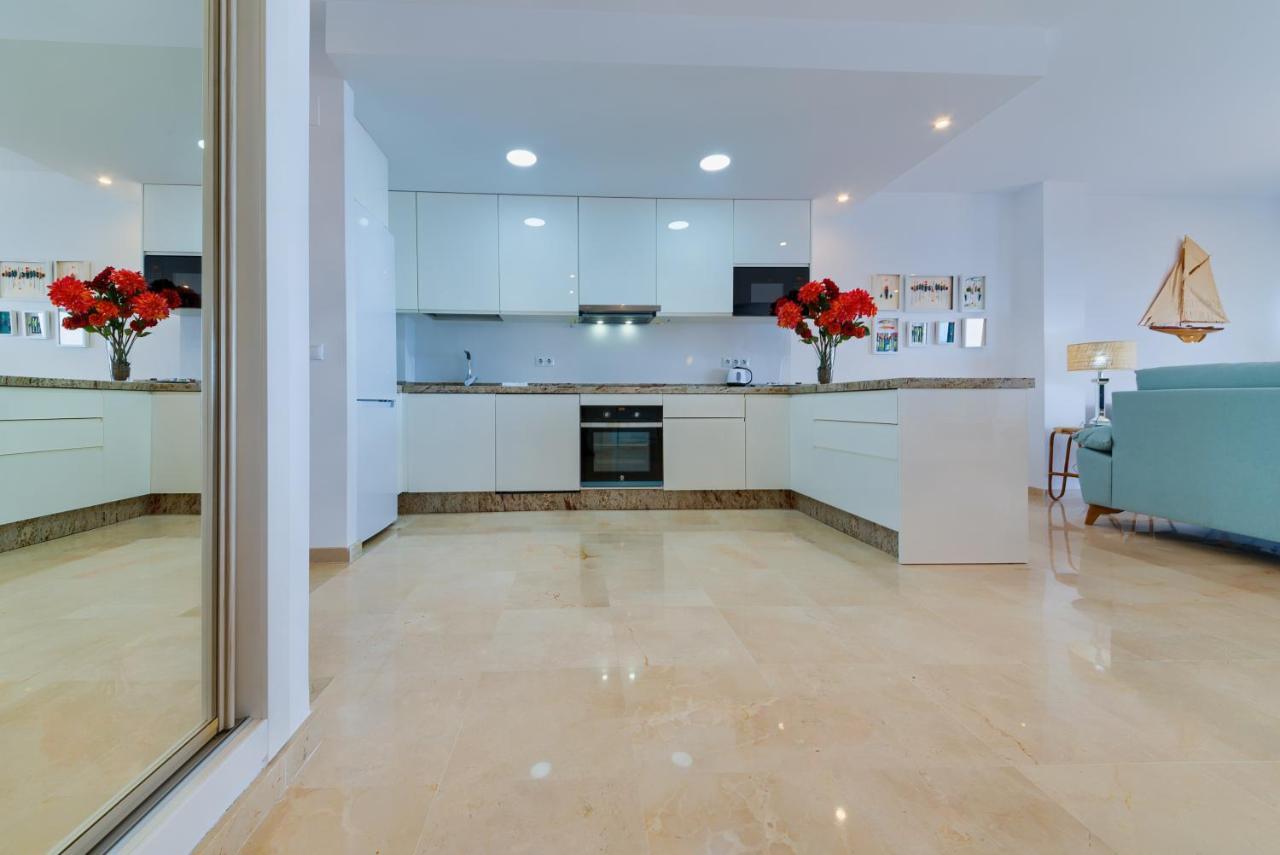 Holidays2Fuengirola Duplex With Stunning Sea View, Terraces,1St Line Beside Port מראה חיצוני תמונה